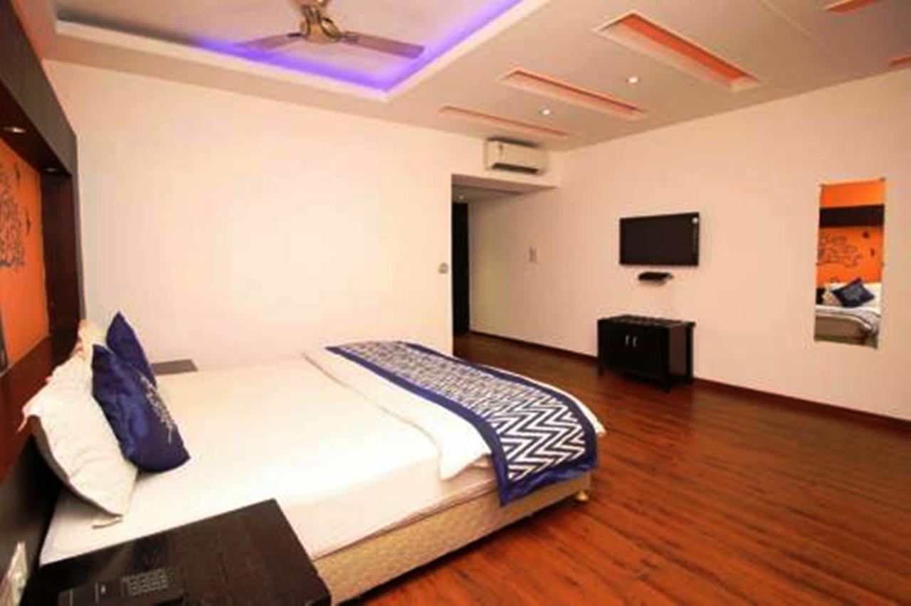 Hotel Vipul Grand Gurgaon Buitenkant foto
