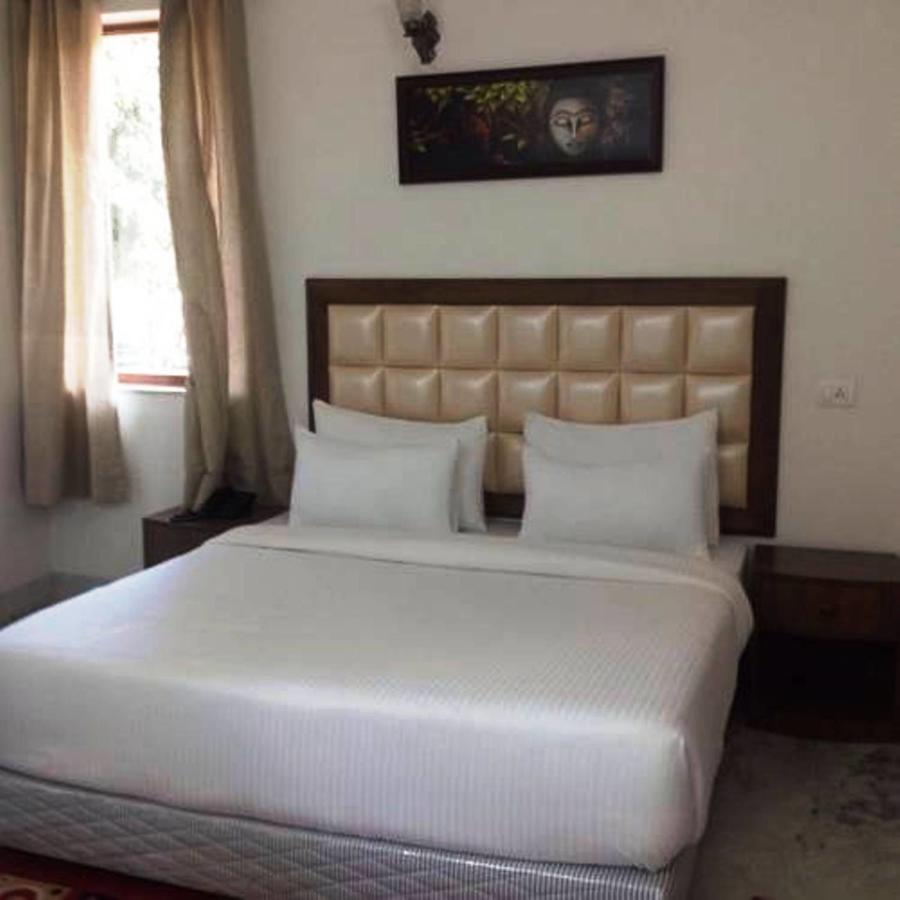 Hotel Vipul Grand Gurgaon Buitenkant foto