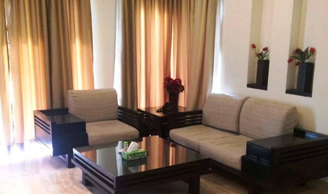 Hotel Vipul Grand Gurgaon Buitenkant foto
