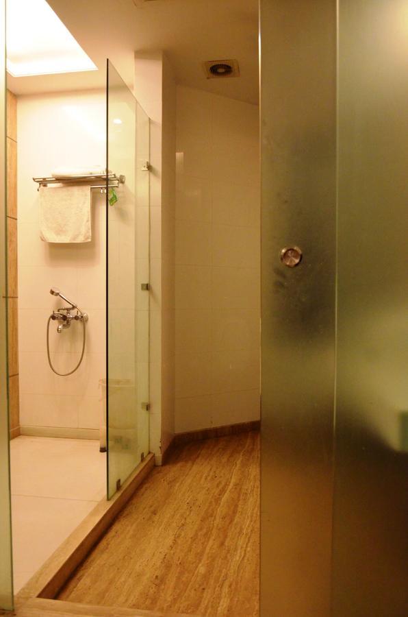 Hotel Vipul Grand Gurgaon Buitenkant foto