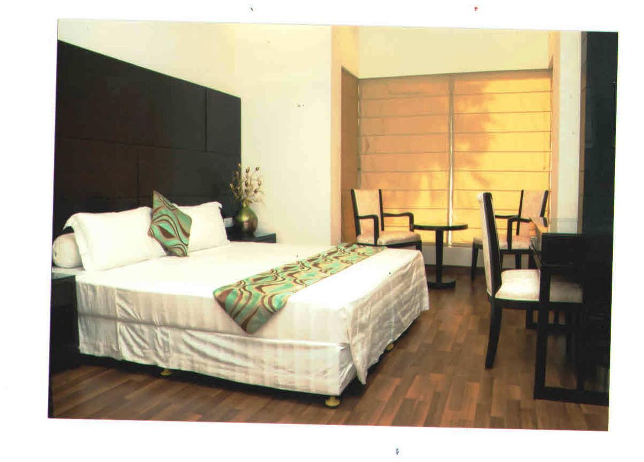 Hotel Vipul Grand Gurgaon Buitenkant foto